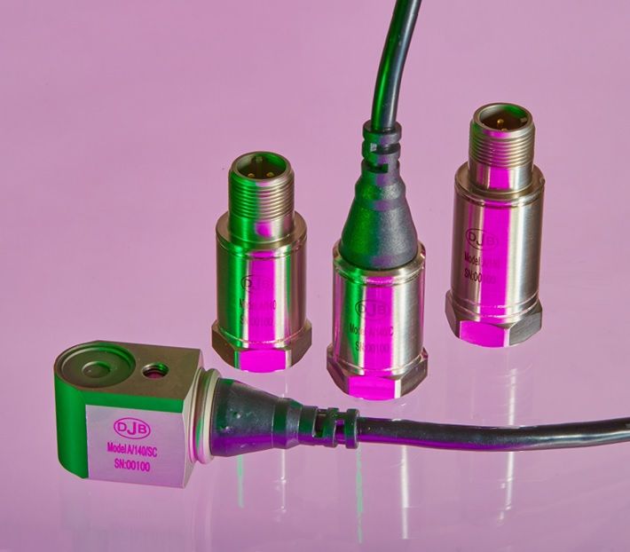 Low cost industrial accelerometers. New performance standards